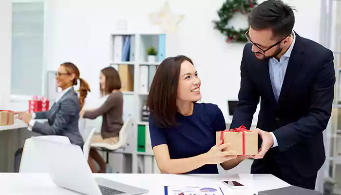 Top 10 Corporate Gifts to Impress Your Clients and Employees